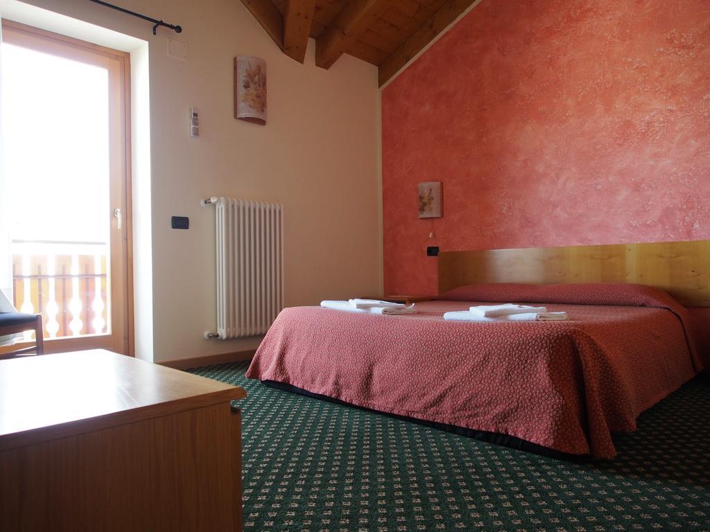 Hotel Belvedere Roana Habitación foto